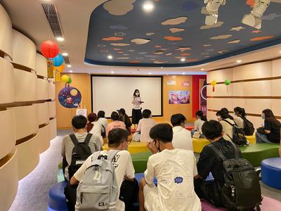 创业学院师友计划职场体验行走进康师傅 从方便面到未来的教育启示